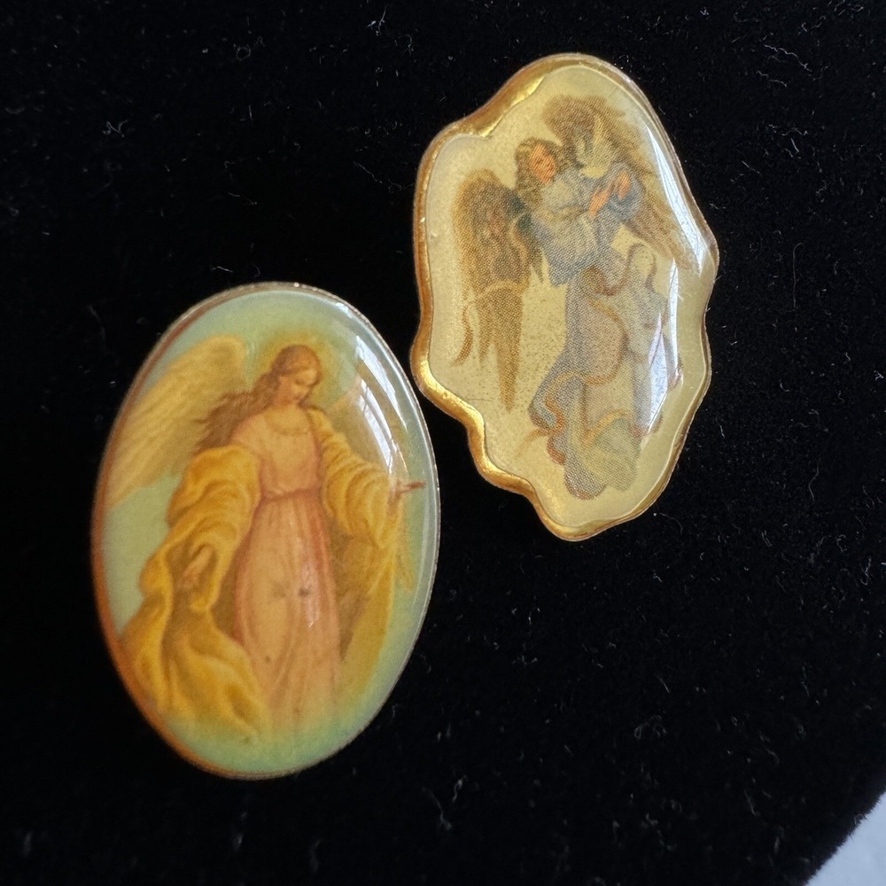 Vintage Guardian Angel Gold Tone Plated Gripoix Oval Brooch Lapel Pin Lot‎ Of 2